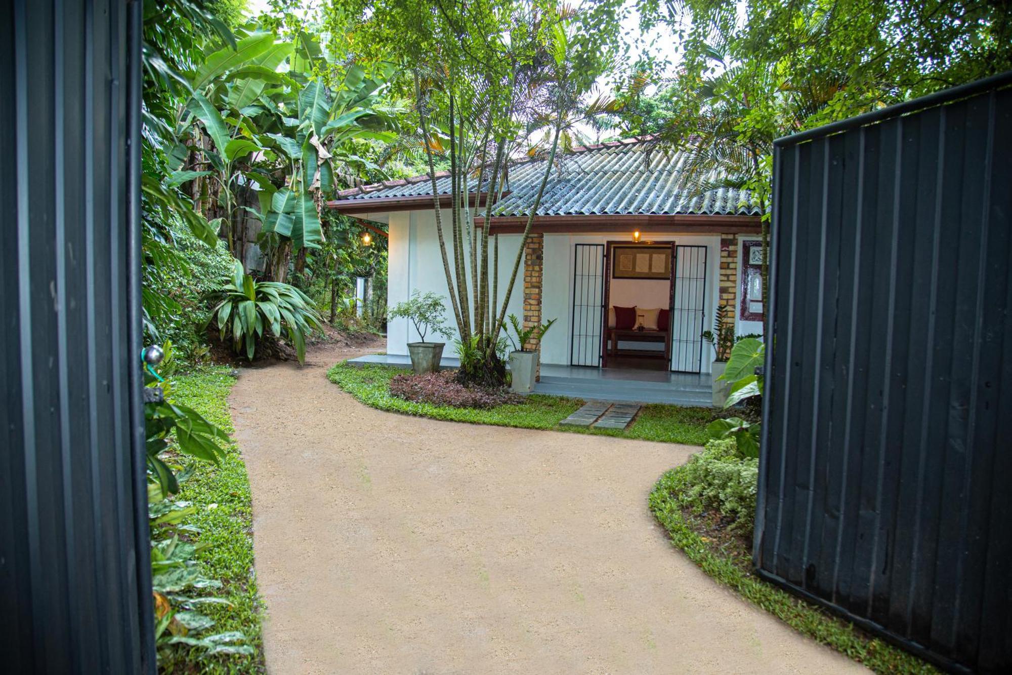 Villa Nutmeg Grove Galle Exterior foto